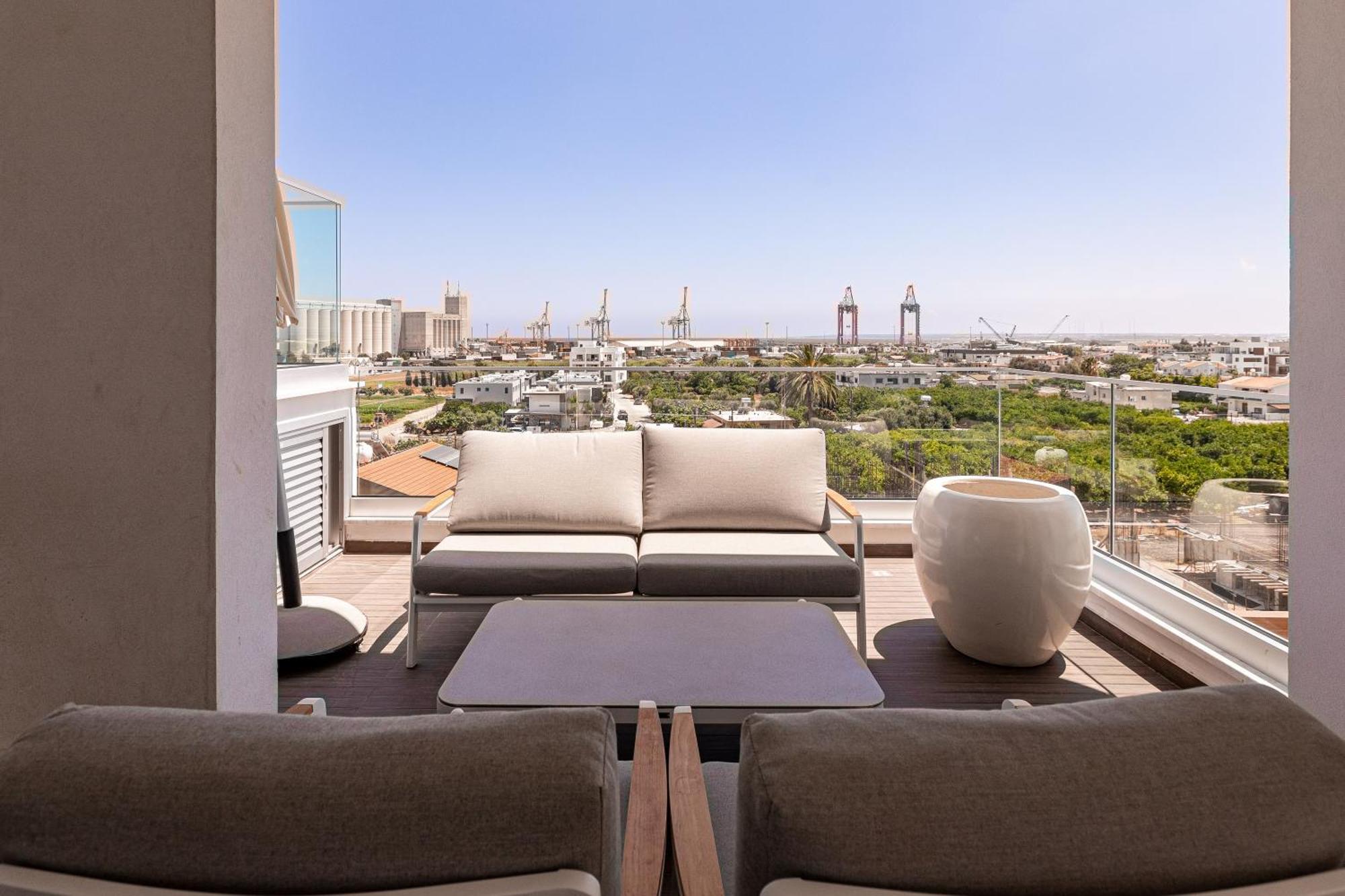 Yamas Urban Living Zakaki Pool Penthouses & Apartments Limassol Bagian luar foto
