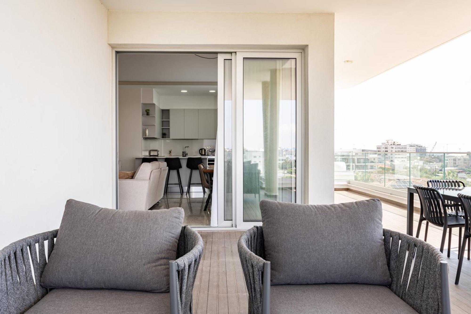 Yamas Urban Living Zakaki Pool Penthouses & Apartments Limassol Bagian luar foto