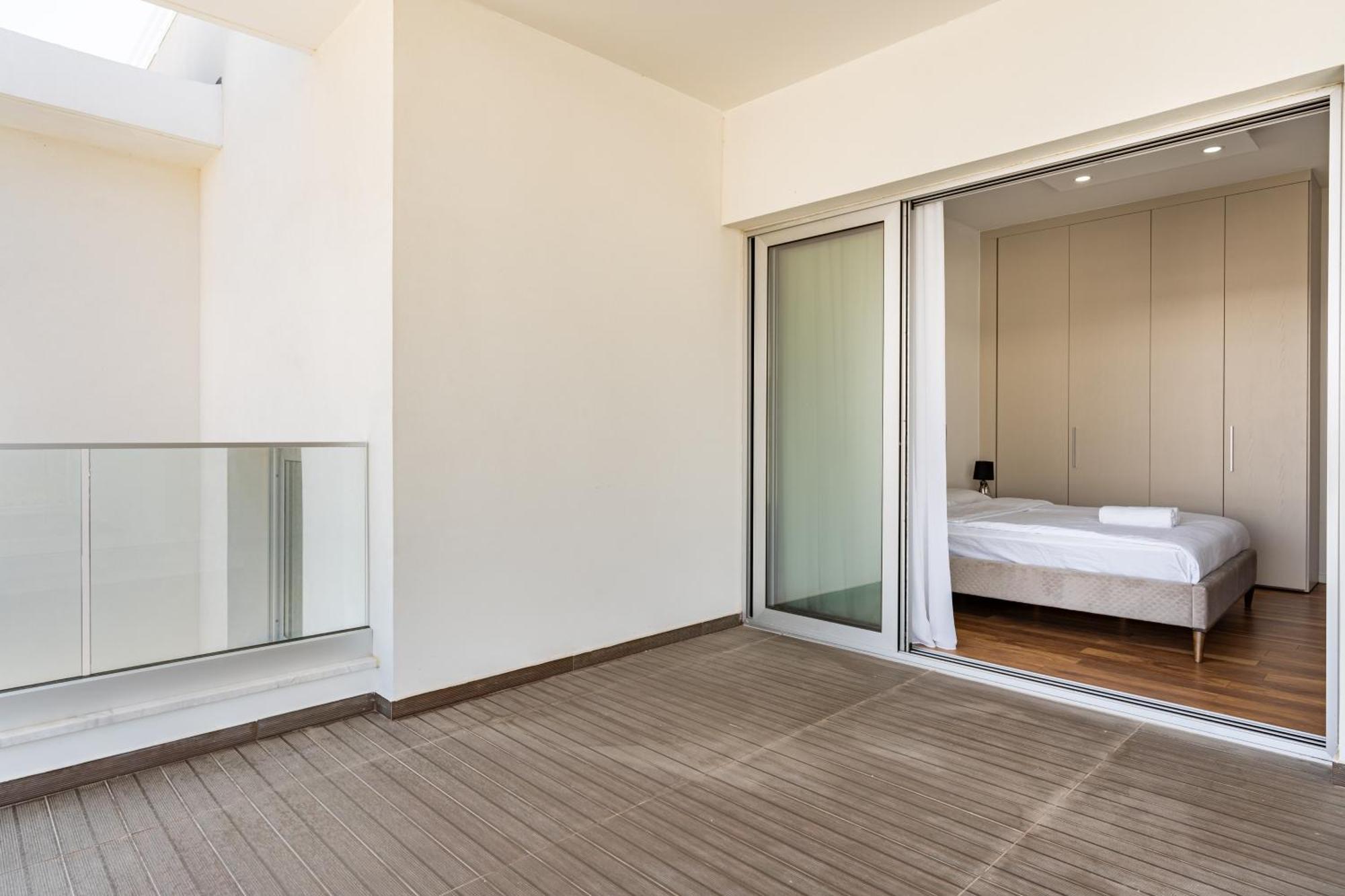 Yamas Urban Living Zakaki Pool Penthouses & Apartments Limassol Bagian luar foto