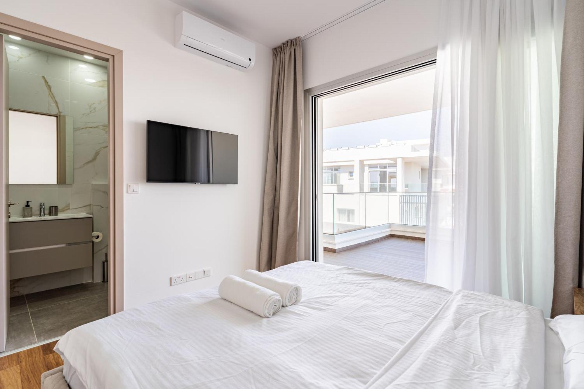 Yamas Urban Living Zakaki Pool Penthouses & Apartments Limassol Bagian luar foto