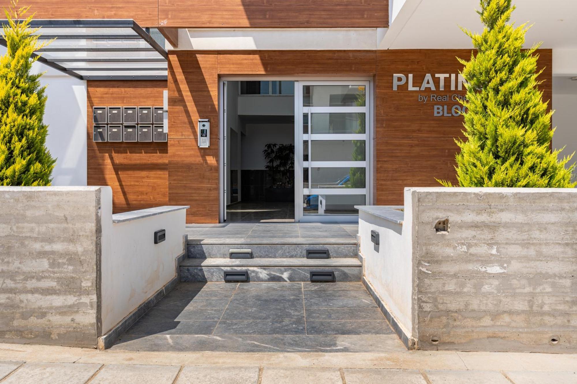 Yamas Urban Living Zakaki Pool Penthouses & Apartments Limassol Bagian luar foto