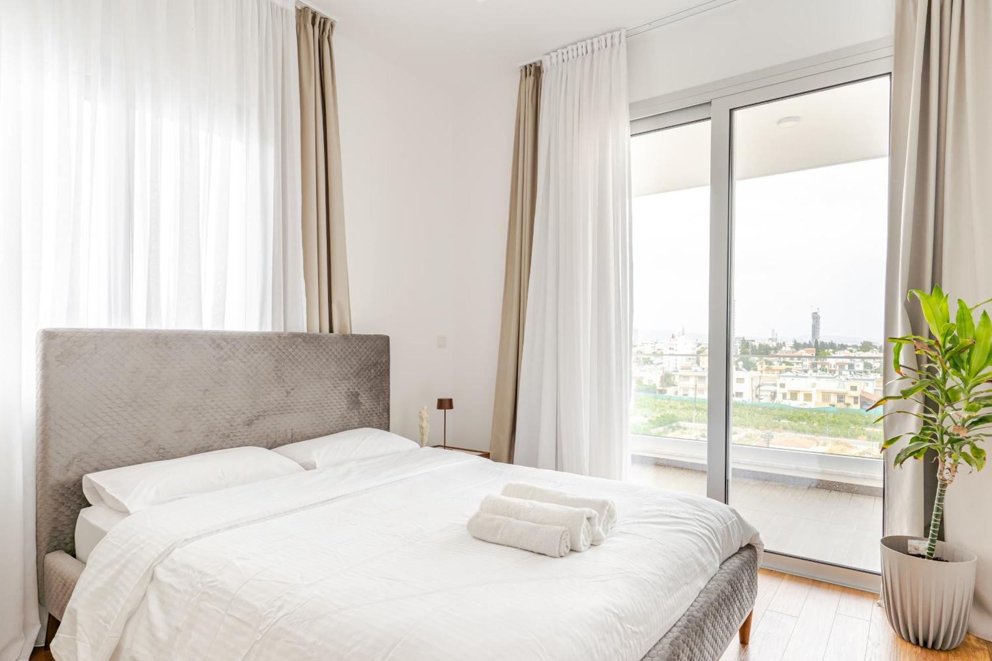 Yamas Urban Living Zakaki Pool Penthouses & Apartments Limassol Bagian luar foto