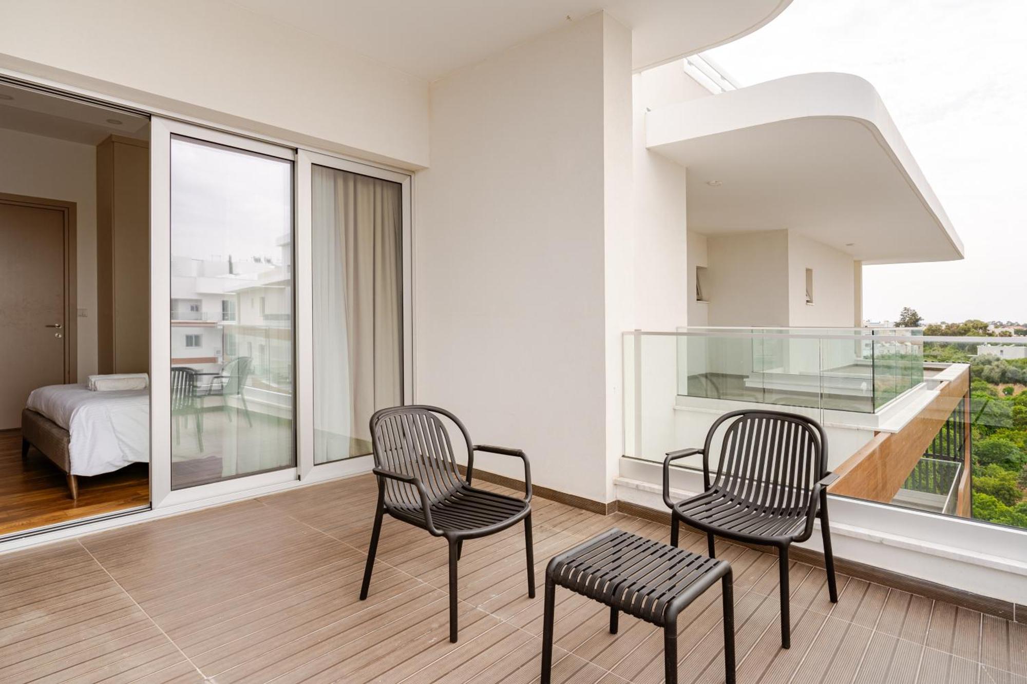 Yamas Urban Living Zakaki Pool Penthouses & Apartments Limassol Bagian luar foto